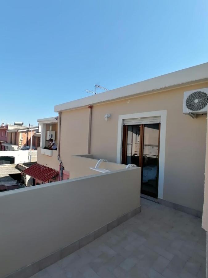 Luminoso Appartamento Con Terrazza......C.U......Q2483 Sìnnai Exterior foto
